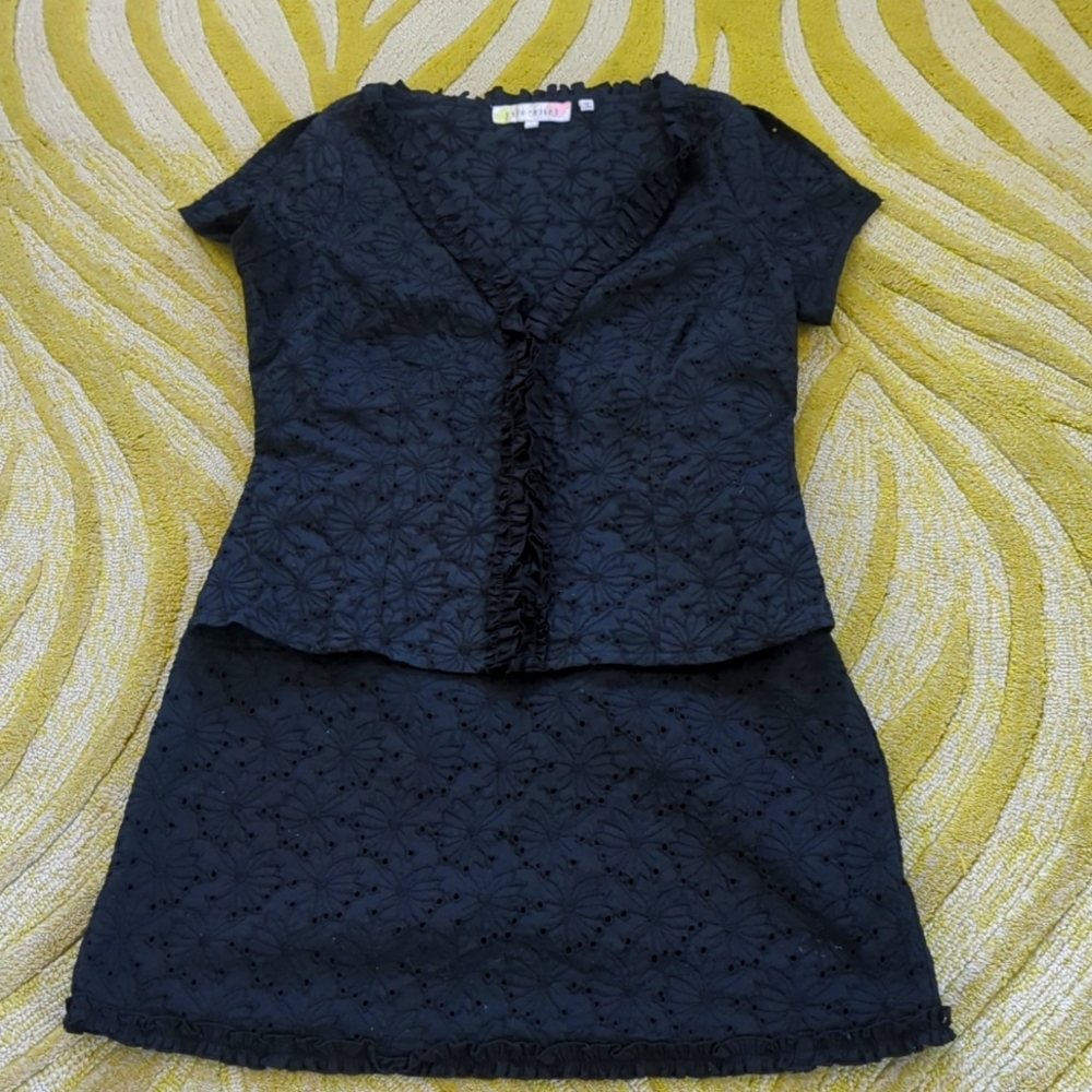 Yuka Resort - Eyelet skirt & top